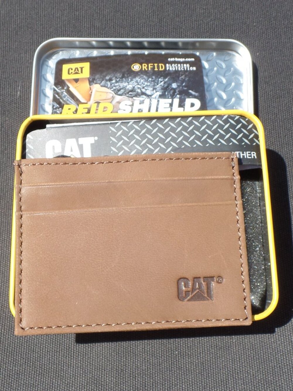 CAT Caterpillar Men's Leather Card Wallet Embossed Logo RFID Shield, Brown NWT